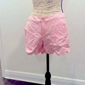 Lilly Pulitzer light pink scalloped cut shorts with gold hardware